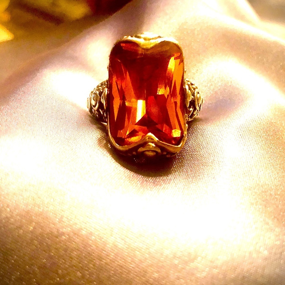 Marked 925 Silver Ring With a Beautiful Fauceted Amber Stone~ size 8.